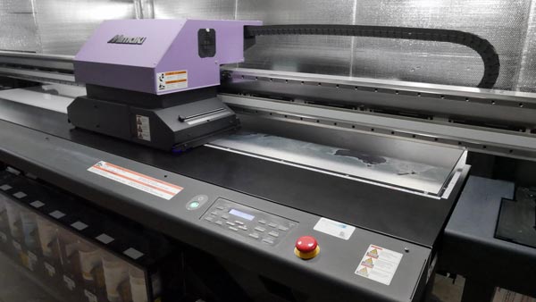 Stampa digitale di precisione per mappe e cartografie di alta qualità.